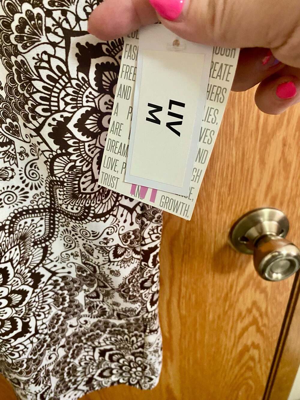 LuLaRoe Liv Brown and White Mandala Print Short Sleeve Ringer T-Shirt Size M - Picture 3 of 6
